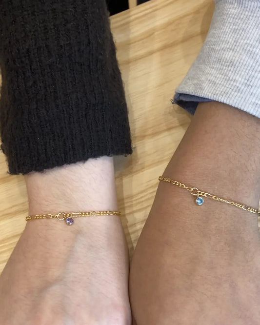 "Bracelet Soudé au Poignet : comment j'ai Immortalisé ma relation avec ma Meilleure Amie!