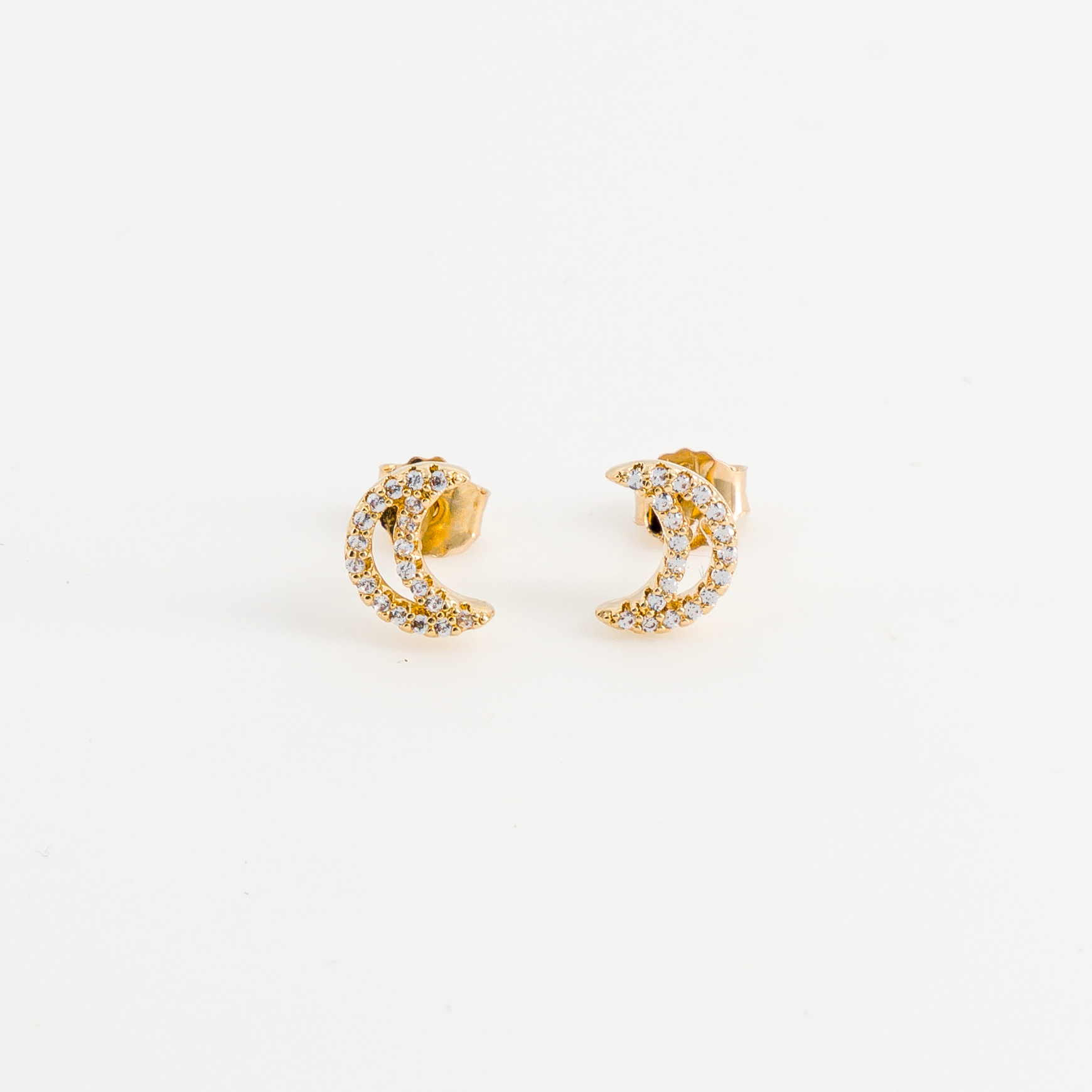 boucle d'oreille croissant de lune vue de face